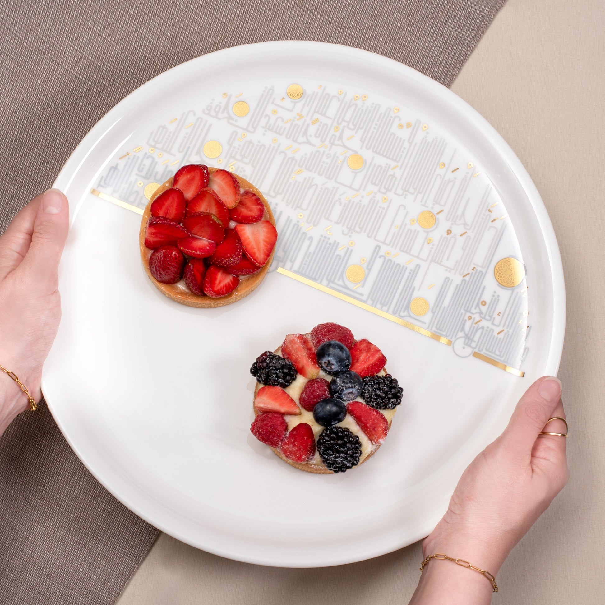 Dimlaj Hayat Porcelain Platter (Gold) - Premium Platters from Hayat By Dimlaj - Just $70! Shop online now at Dimlaj Jordan 
